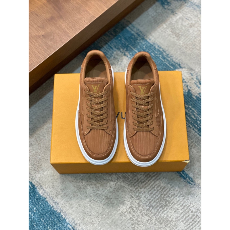 l**is V*t*n sneakers